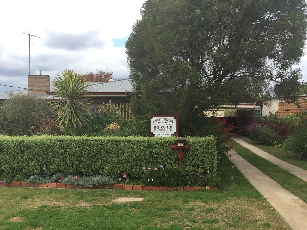 רותרגלן Admurraya House Bed & Breakfast מראה חיצוני תמונה