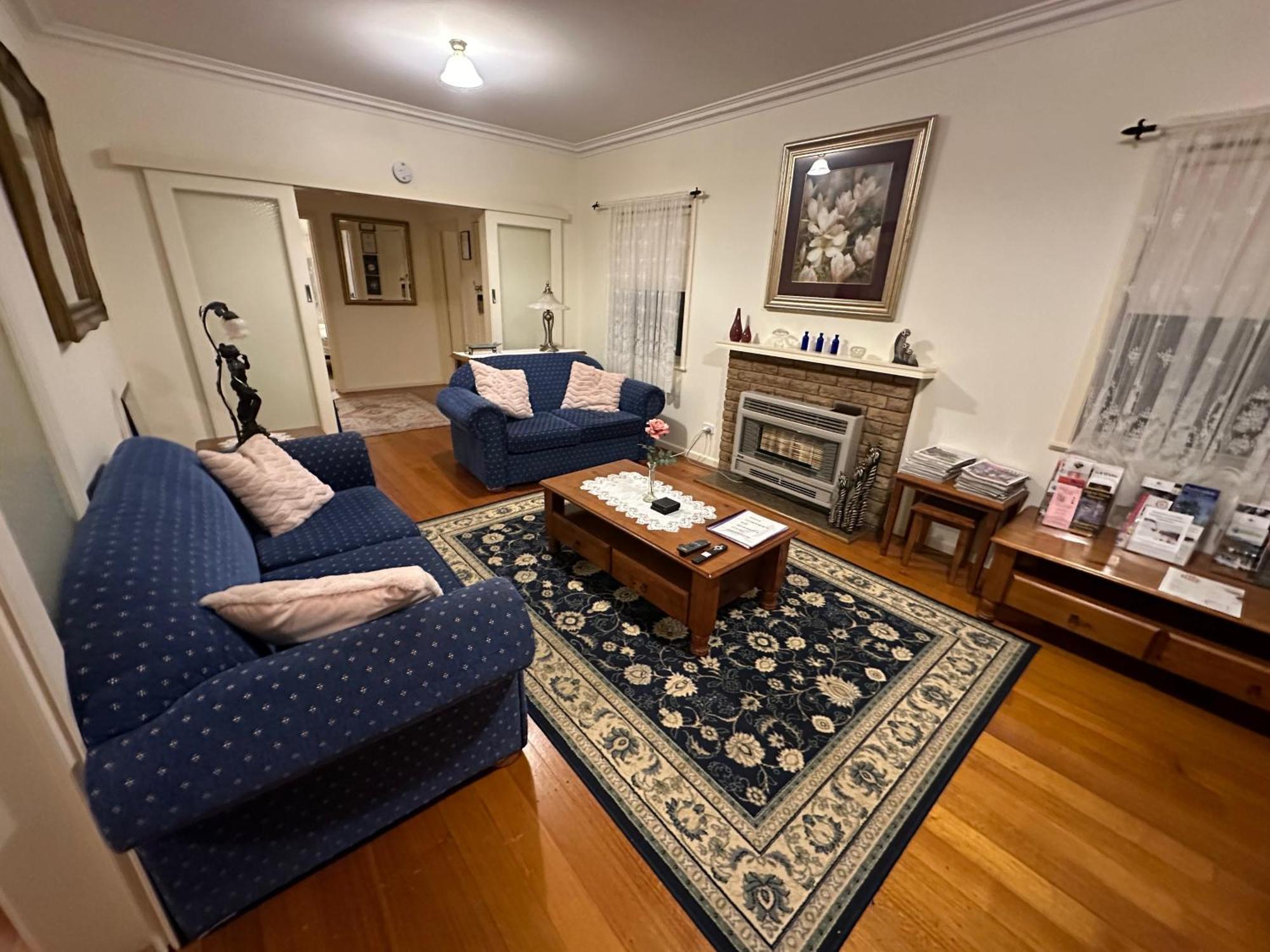 רותרגלן Admurraya House Bed & Breakfast מראה חיצוני תמונה