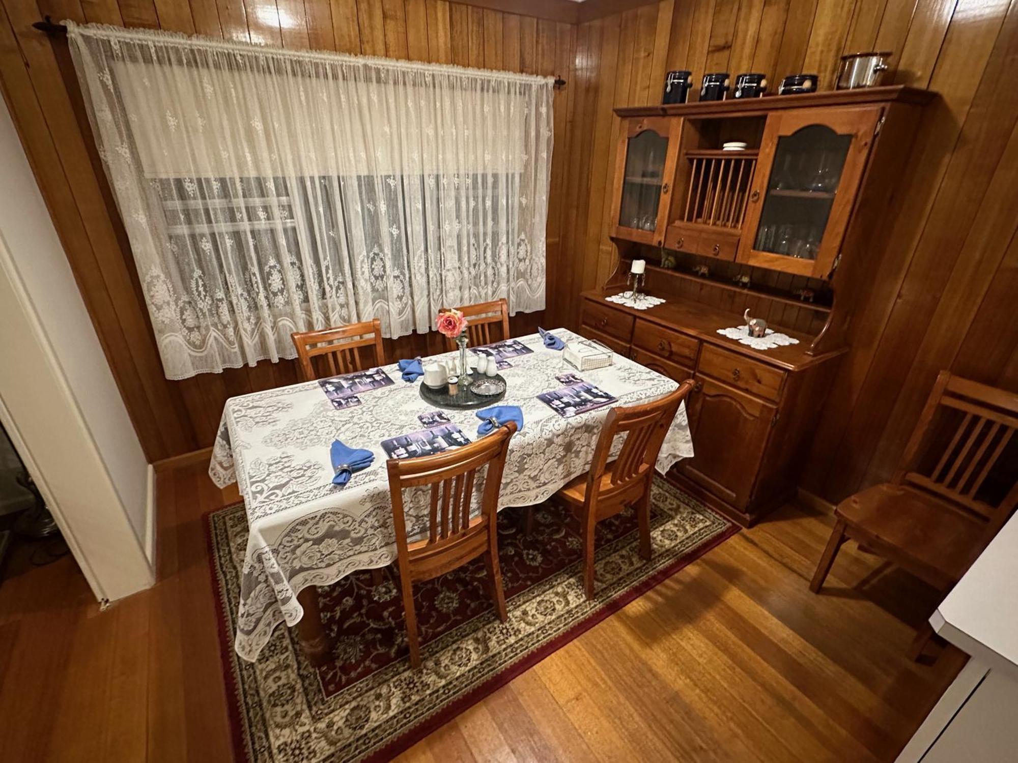 רותרגלן Admurraya House Bed & Breakfast מראה חיצוני תמונה