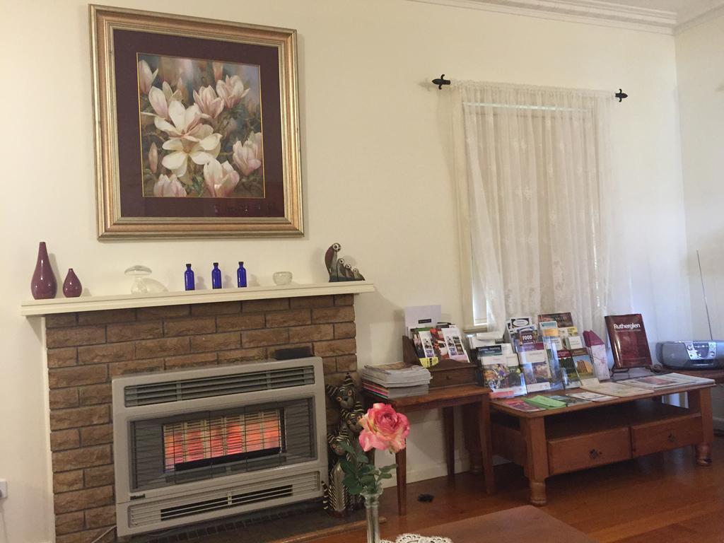 רותרגלן Admurraya House Bed & Breakfast מראה חיצוני תמונה