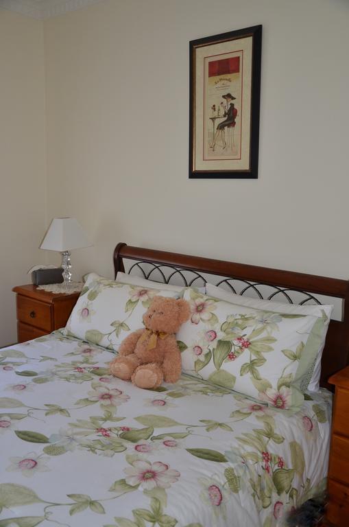 רותרגלן Admurraya House Bed & Breakfast חדר תמונה