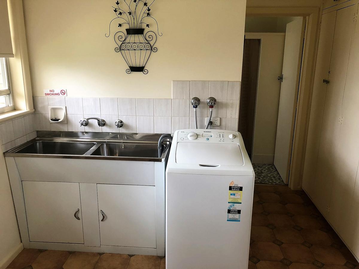 רותרגלן Admurraya House Bed & Breakfast מראה חיצוני תמונה