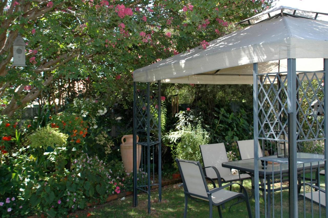 רותרגלן Admurraya House Bed & Breakfast מראה חיצוני תמונה